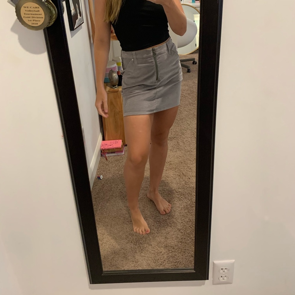 Gray half vip corduroy mini skirt